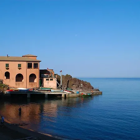 Una Rotonda Sul Mare Levantur